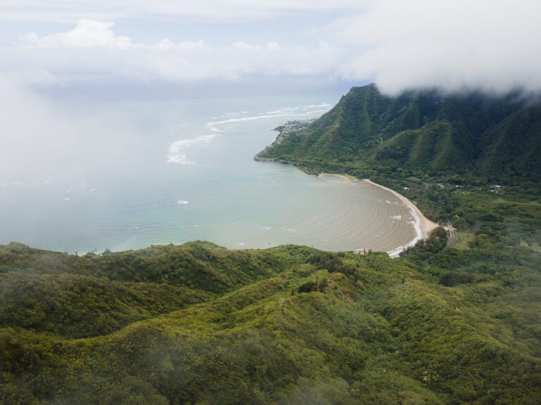 breathtaking-hawaii-landscape-with-sea (1)