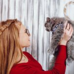 little-girl-with-cat (1)